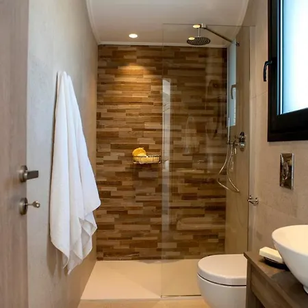 Kiotari Akti Beachfront ヴィラ ゲンナジー